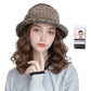 כובע דלי עם פאה קצרה ומסולסלת